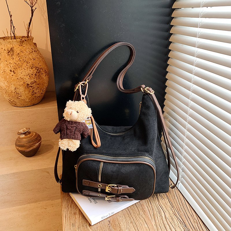 Soft Everyday Shoulder Tote - Image 3