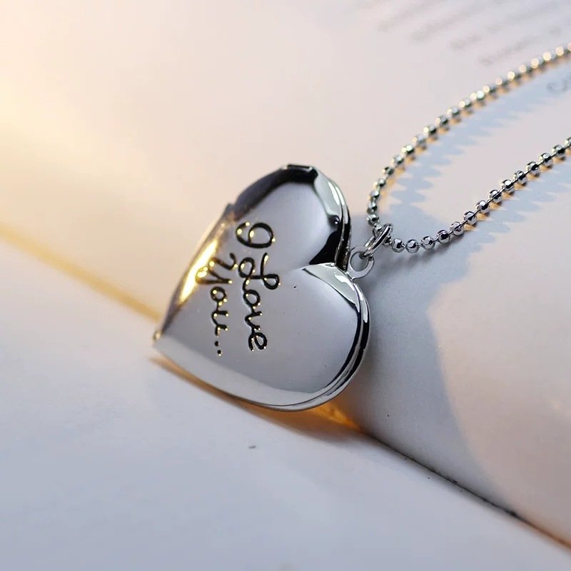 Heart Photo Locket Pendant Necklace - Image 4